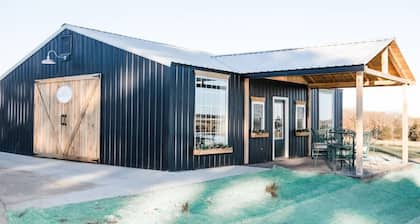 2BD/2BTH New Farm Cottage off 44