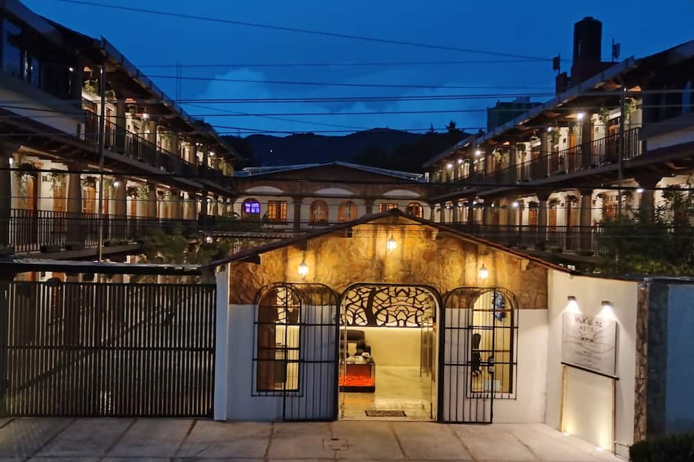 Hotel Mukul Na