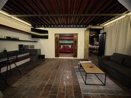 Quarto elite | Espaço de trabalho para notebook, Wi-Fi de cortesia