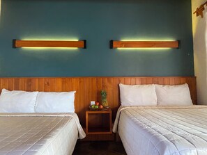 Habitación estándar, varias camas, vista al resort | Espacio para trabajar con laptop y wifi gratis 