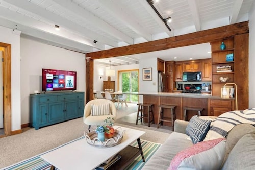 Family Friendly 2BR Home · Walk to Beach + Downtown Rockport · KING Bed