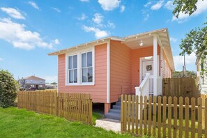 Exterior - The Coral Reef
 (Galveston)
