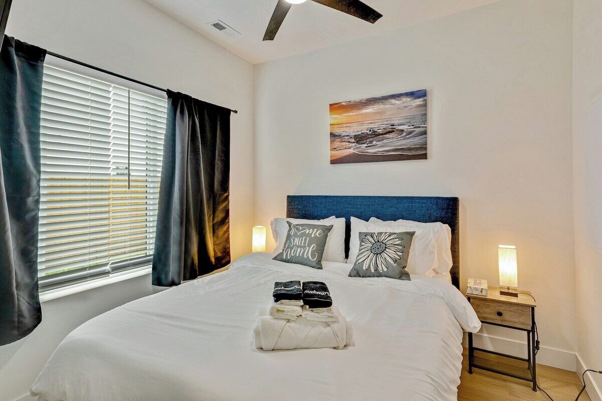 3 bedrooms, iron/ironing board, WiFi, bed sheets