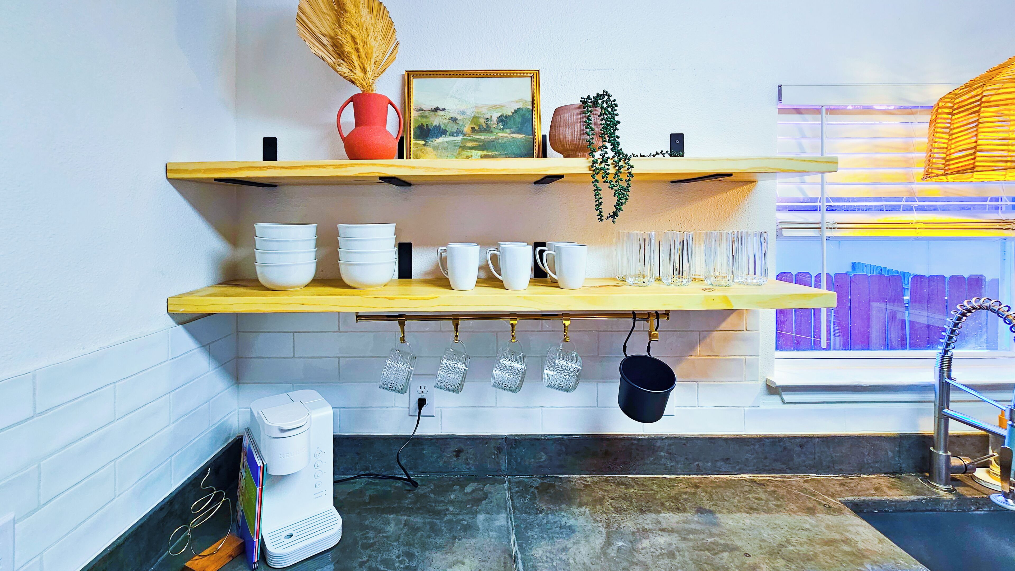 Kylskåp, mikrovågsugn, ugn och spishäll