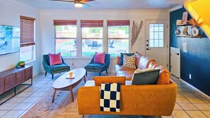 スマートテレビ、書斎 / ワークスペース