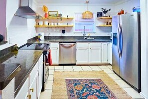 Refrigerador, microondas, horno y lavavajillas