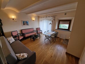 Living area - Bella Vista Home (Petroio)