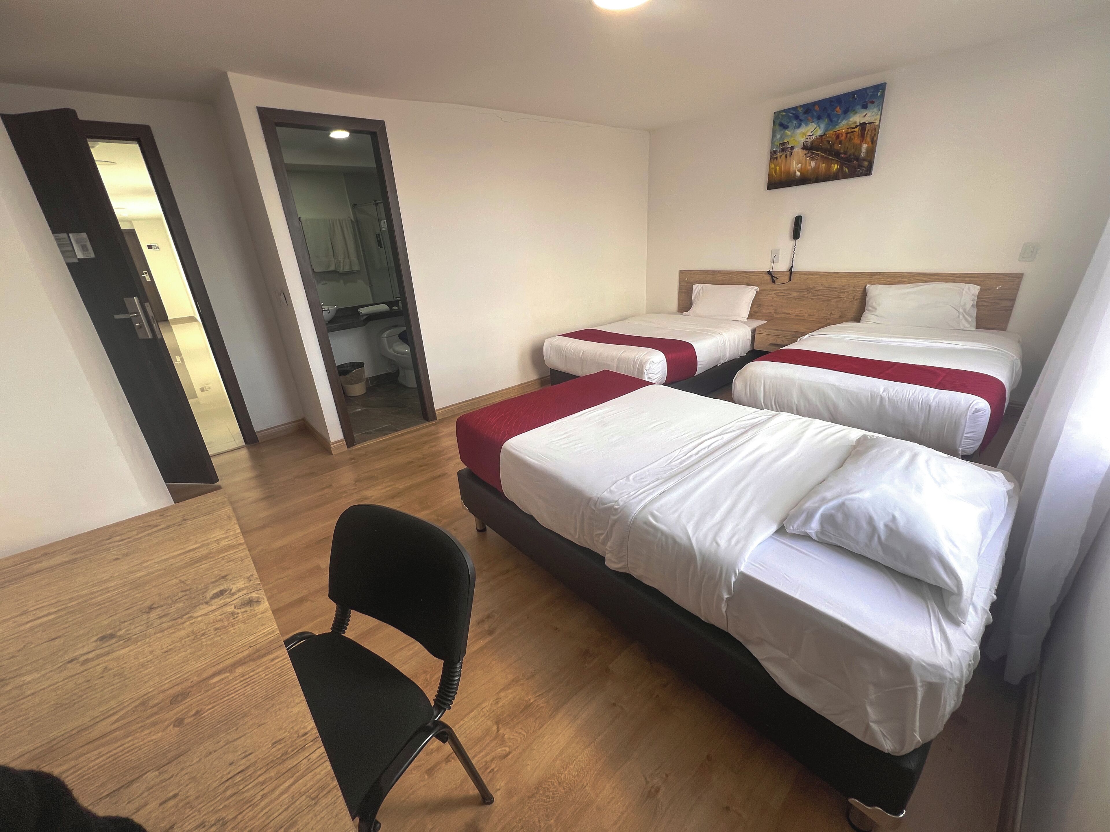 Standard Triple Room | Desk, blackout curtains, free WiFi, bed sheets