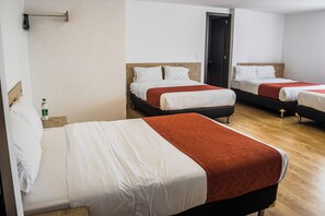 Desk, blackout curtains, free WiFi, bed sheets - Nogal Suite Hotel Ipiales (Ipiales)