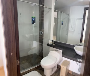Suite, Hot Tub | Bathroom | Towels, soap, shampoo, toilet paper - Nogal Suite Hotel Ipiales (Ipiales)