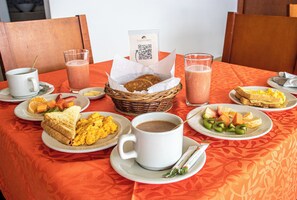Free daily full breakfast  - Nogal Suite Hotel Ipiales (Ipiales)