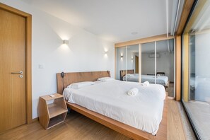 1 dormitorio, tabla de planchar con plancha, Internet y ropa de cama