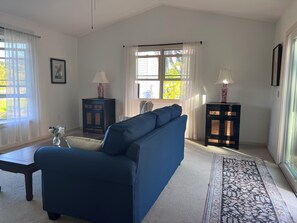 Smart TV, books - Peaceful vacation home with stunning ocean views and private woods (Hancock)