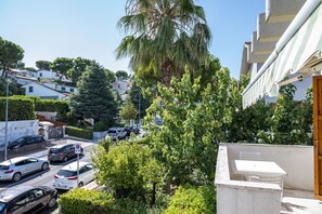 Outdoor dining - M370 - Marcelli, studio flat with terrace (Marcelli)