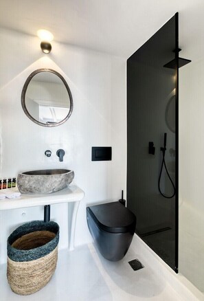 Bruser, boblebadekar, håndklæder, Sæbe