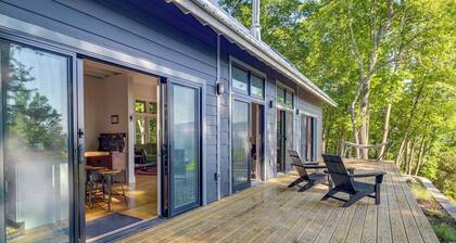Pet-Friendly Studio w/ Views in Spruce Pine!