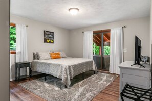 4 室のベッドルーム、アイロン / アイロン台、旅行用ベビーベッド、WiFi