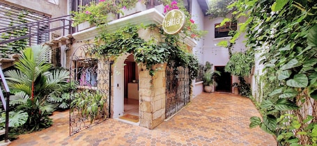 Fachada de la propiedad