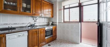 Fridge, microwave, oven, dishwasher