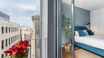 Desk, internet, bed sheets