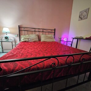 2 chambres, bureau, Wi-Fi gratuit, draps fournis