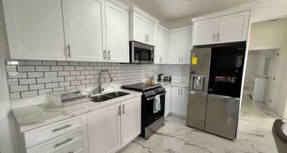 Hibiscus Charm - 2BR-2BA w/Pool