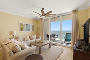 Smart TV, DVD player, books, stereo