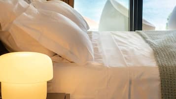 3 camere, una scrivania, insonorizzazione, ferro/asse da stiro