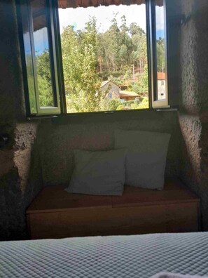 1 quarto, Wi-Fi de cortesia, roupa de cama