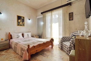 3 makuuhuonetta, silitysrauta/-lauta, Wi-Fi, vuodevaatteet