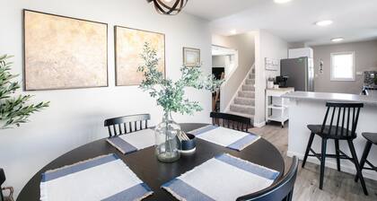 Cozy 4BR 3BA Home 1.2 Mi Walk to ND
