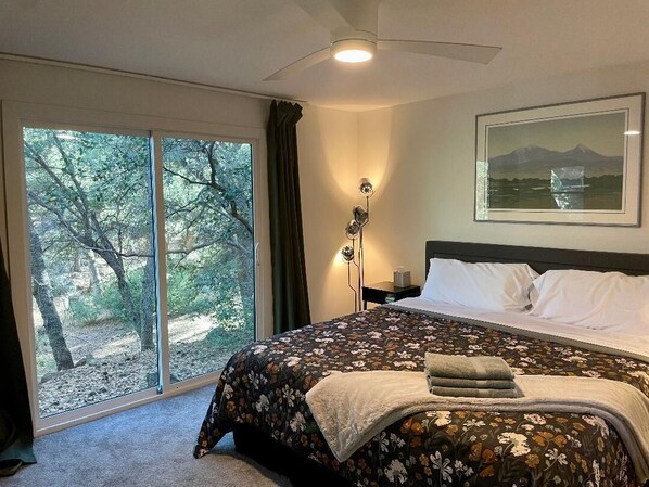 2 bedrooms, iron/ironing board, travel cot, WiFi