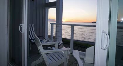 Condo by the sea in Semiahmoo with amazing views