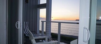 Condo by the sea in Semiahmoo with amazing views