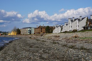 On the beach - Condo by the sea in Semiahmoo with amazing views (Blaine)