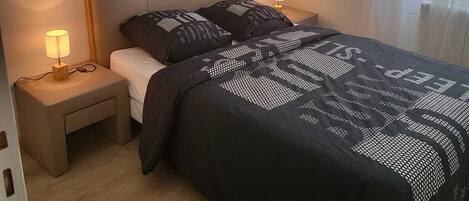 1 Schlafzimmer, Bügeleisen/Bügelbrett, WLAN, Bettwäsche