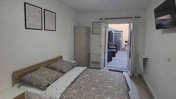 Fer et planche Ă repasser, Wi-Fi, draps fournis