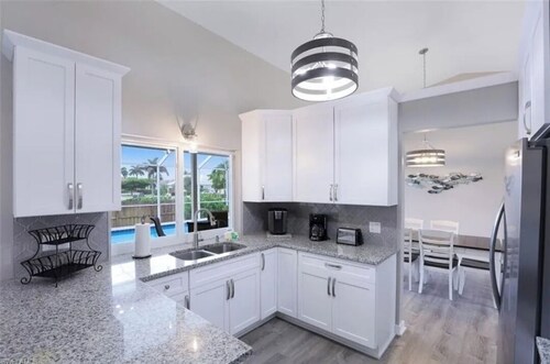 Tropical Vacation Home Marco Island Florida - Close to Beaches-Pet Friendly-POOL