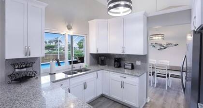 Tropical Vacation Home Marco Island Florida - Close to Beaches-Pet Friendly-POOL