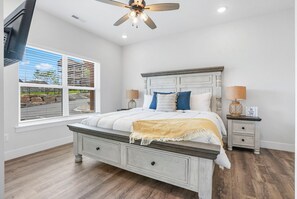 5 bedrooms, iron/ironing board, free WiFi, bed sheets