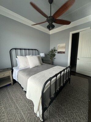 3 bedrooms, iron/ironing board, free WiFi, bed sheets