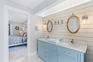 3 bedrooms, iron/ironing board, travel crib, WiFi