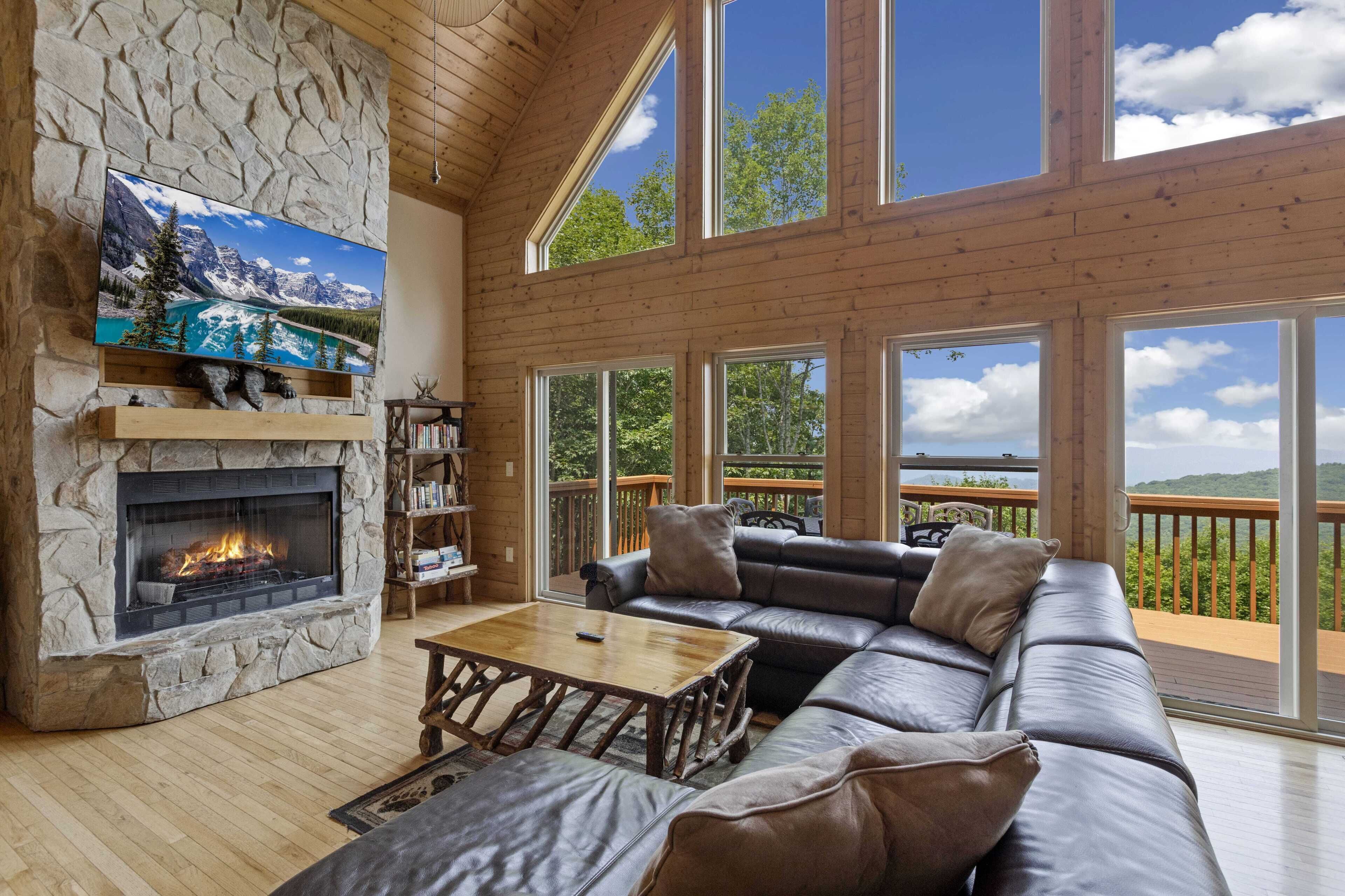 Beautiful Mountain Home Near Adventures