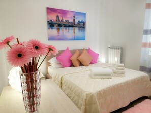 1 habitación, tabla de planchar con plancha, wifi y ropa de cama 