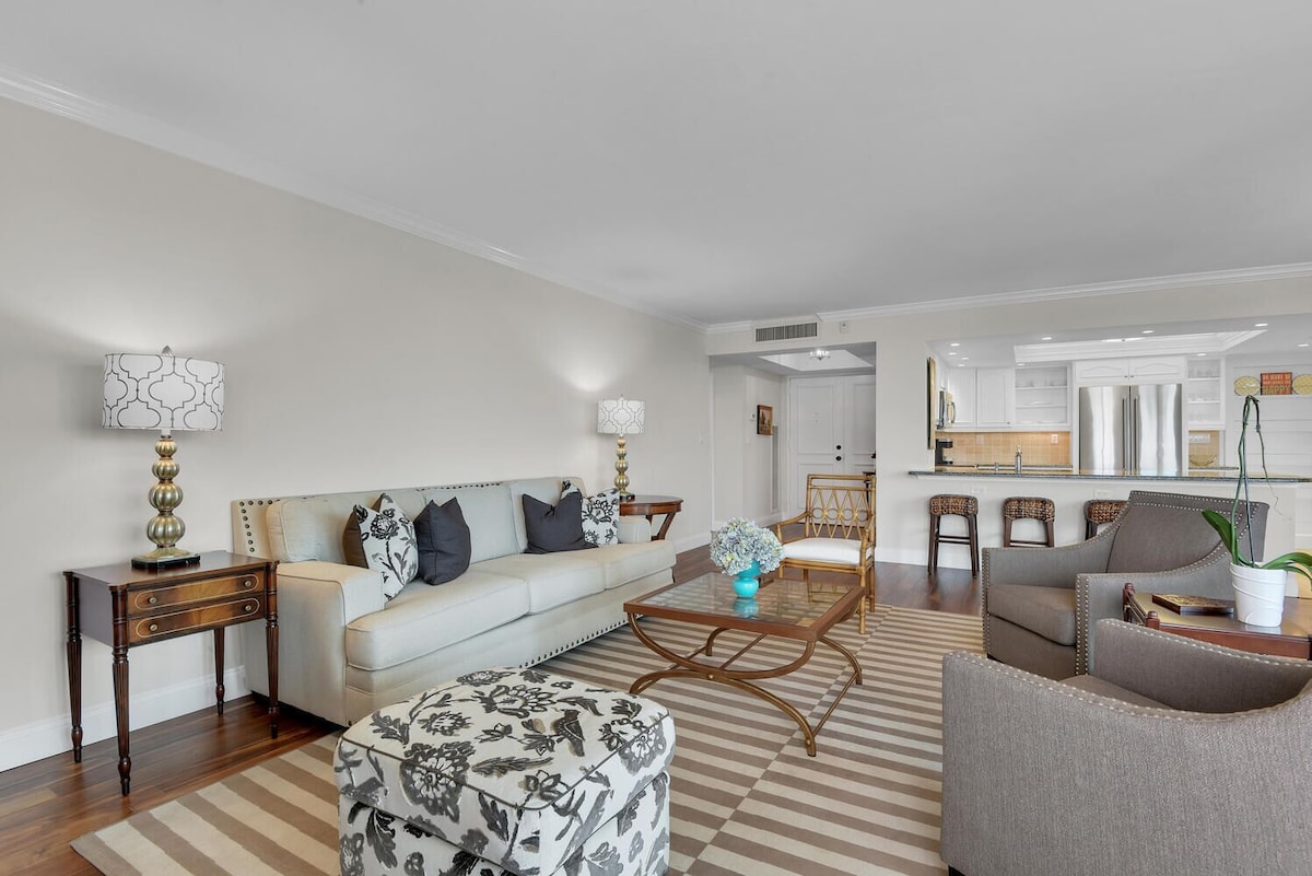 Photo 13 of Beachfront delight in the Moorings!