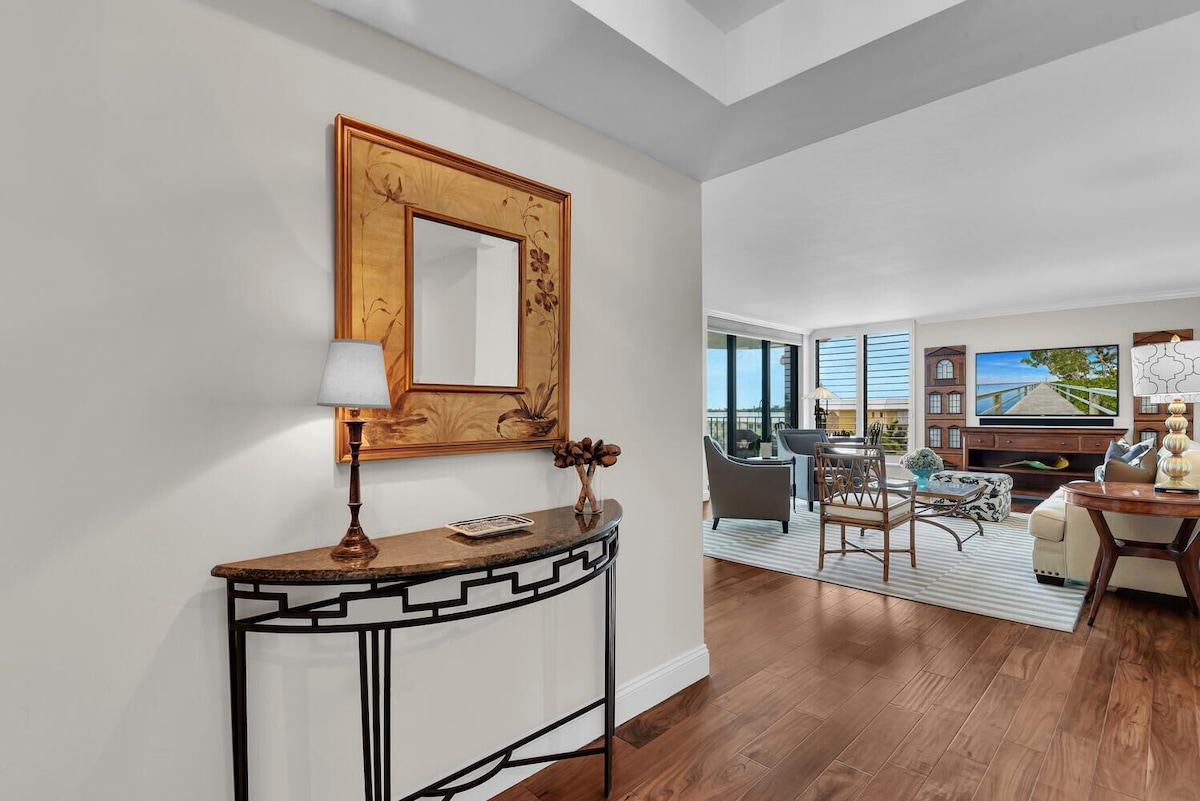 Photo 5 of Beachfront delight in the Moorings!