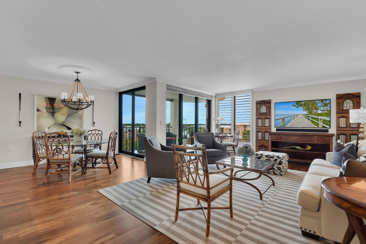 Photo 7 of Beachfront delight in the Moorings!