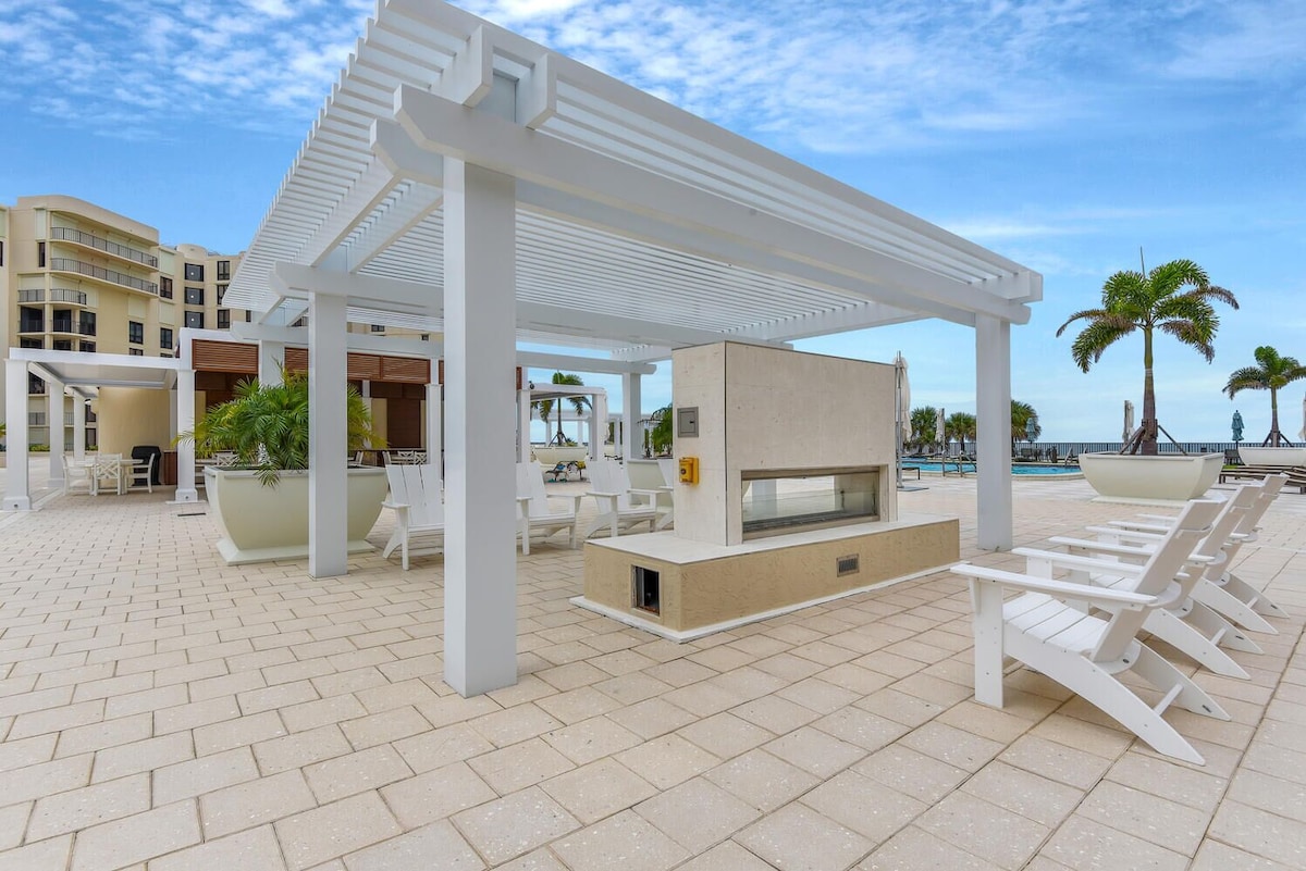 Photo 25 of Beachfront delight in the Moorings!