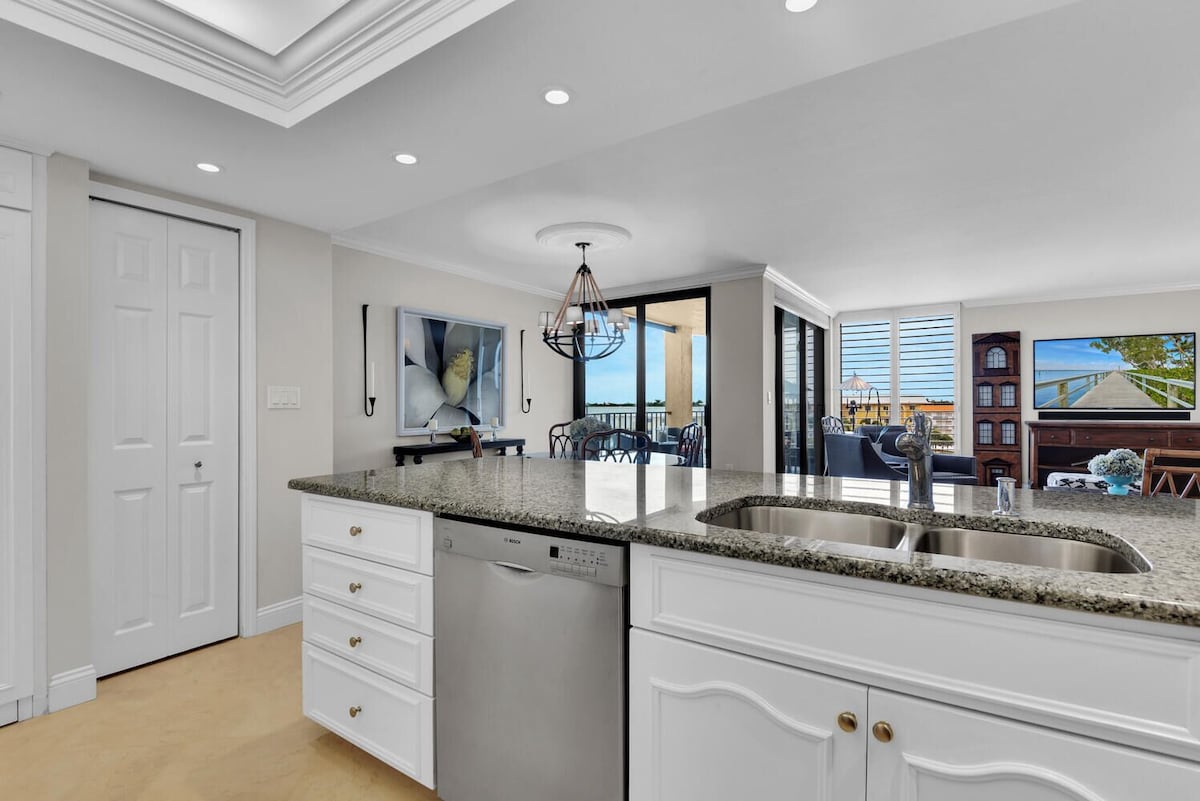 Photo 11 of Beachfront delight in the Moorings!