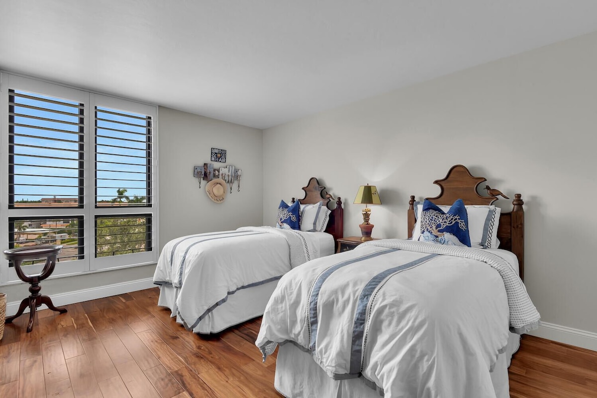 Photo 18 of Beachfront delight in the Moorings!